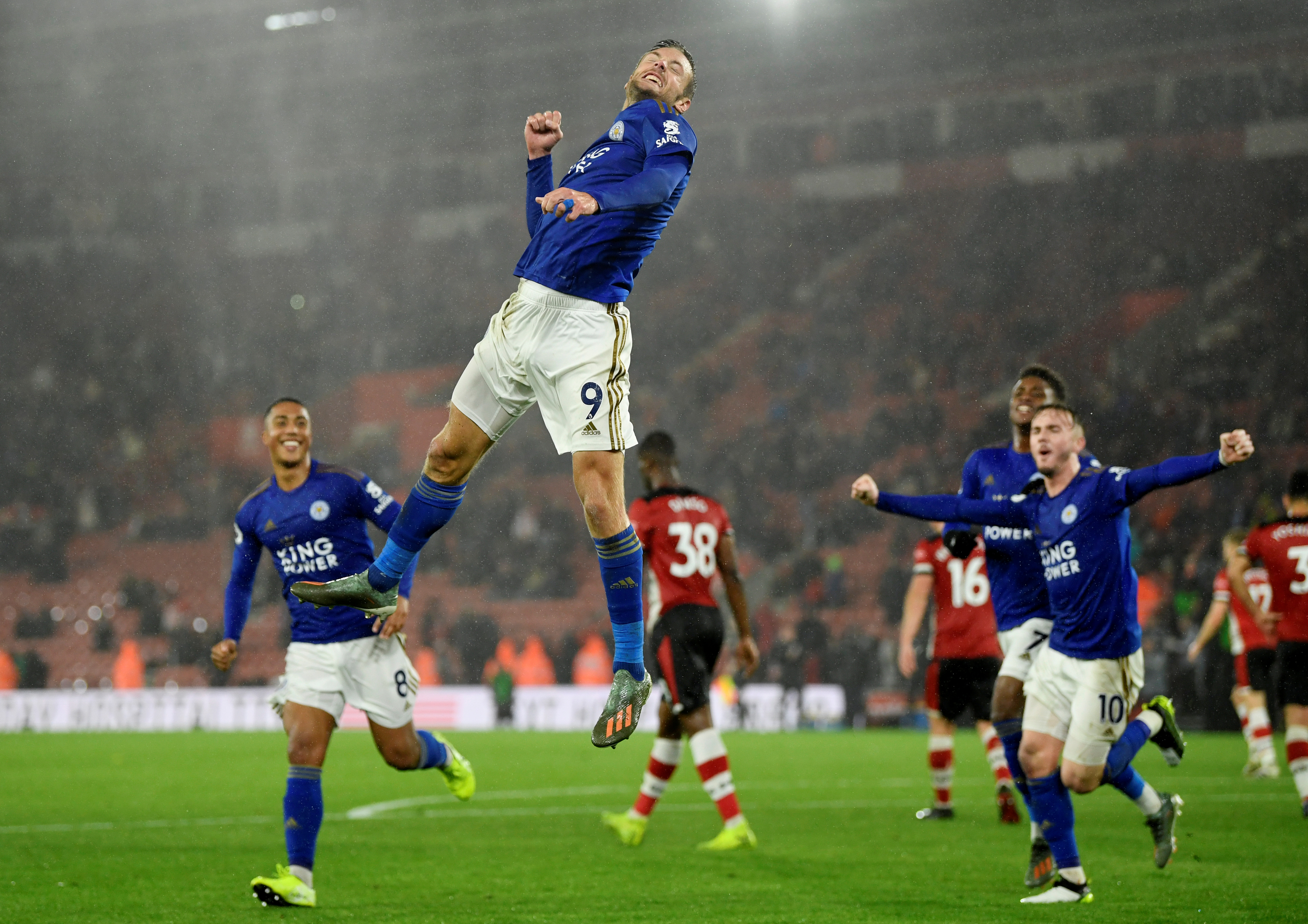 Leicester, Southampton'a 9 attı
