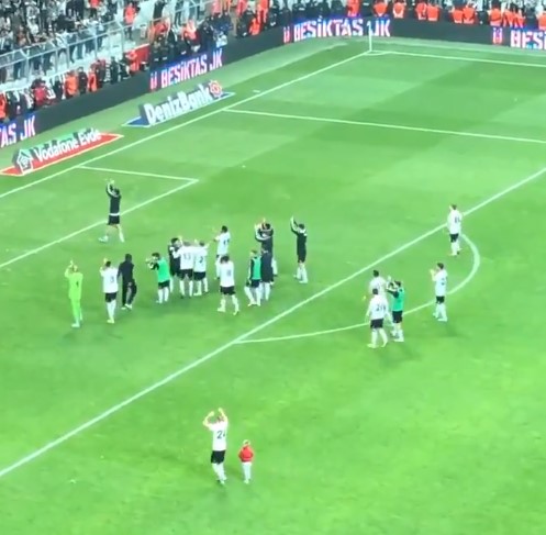 Burak Yılmaz'ın yokluğunda Umut sahneye çıktı