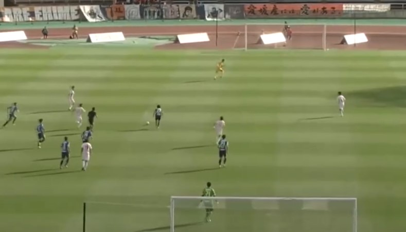 2 dakikada orta sahadan 2 gol yiyen kaleci