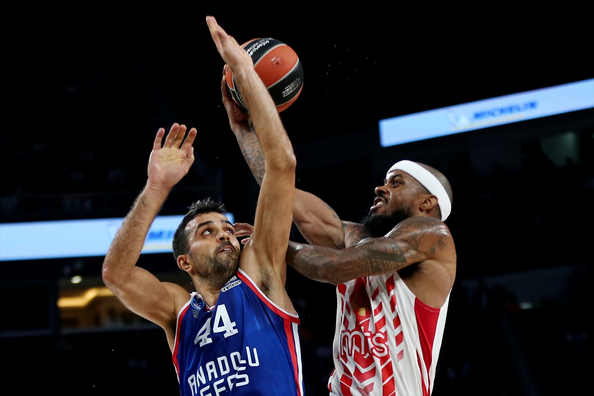 a Anadolu Efes Avrupa Ligi'nde Kızılyıldız'ı yendi
