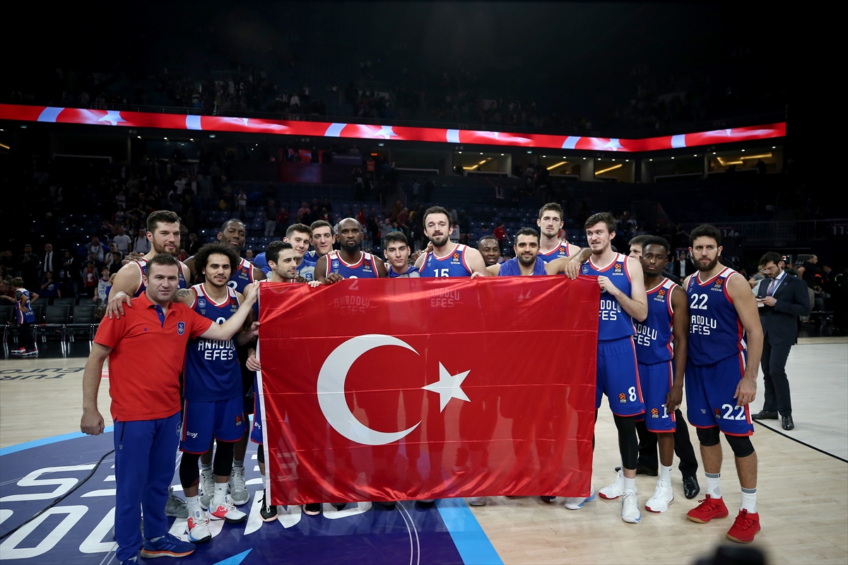 a Anadolu Efes Avrupa Ligi'nde Kızılyıldız'ı yendi