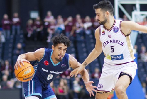 Türk Telekom Şampiyonlar Ligi'nde 3'te 3 yaptı