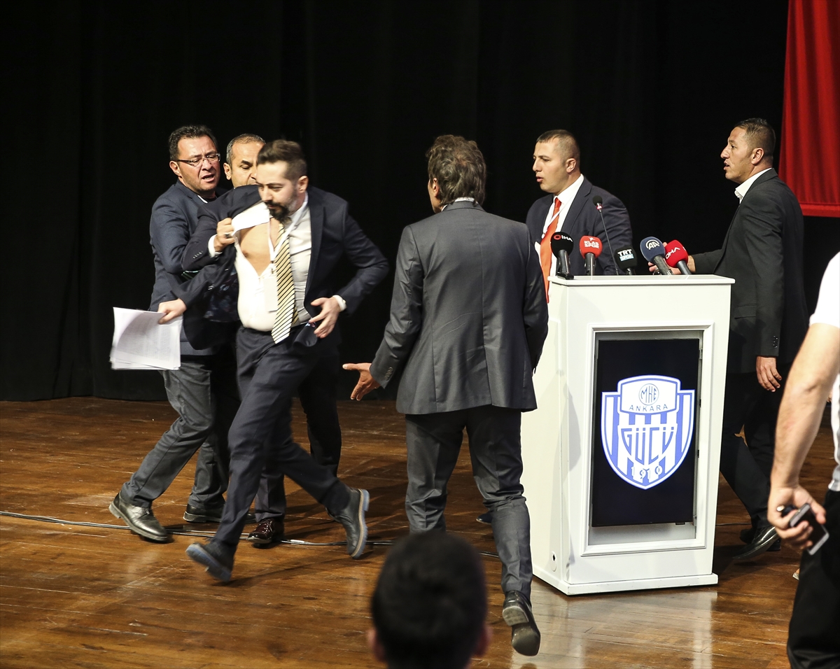 Ankaragücü kongresinde yumruklar havada uçuştu