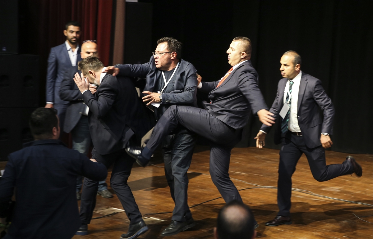 Ankaragücü kongresinde yumruklar havada uçuştu