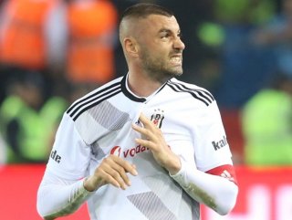 Burak Yılmaz ve Ruiz Antalya'ya götürülecek