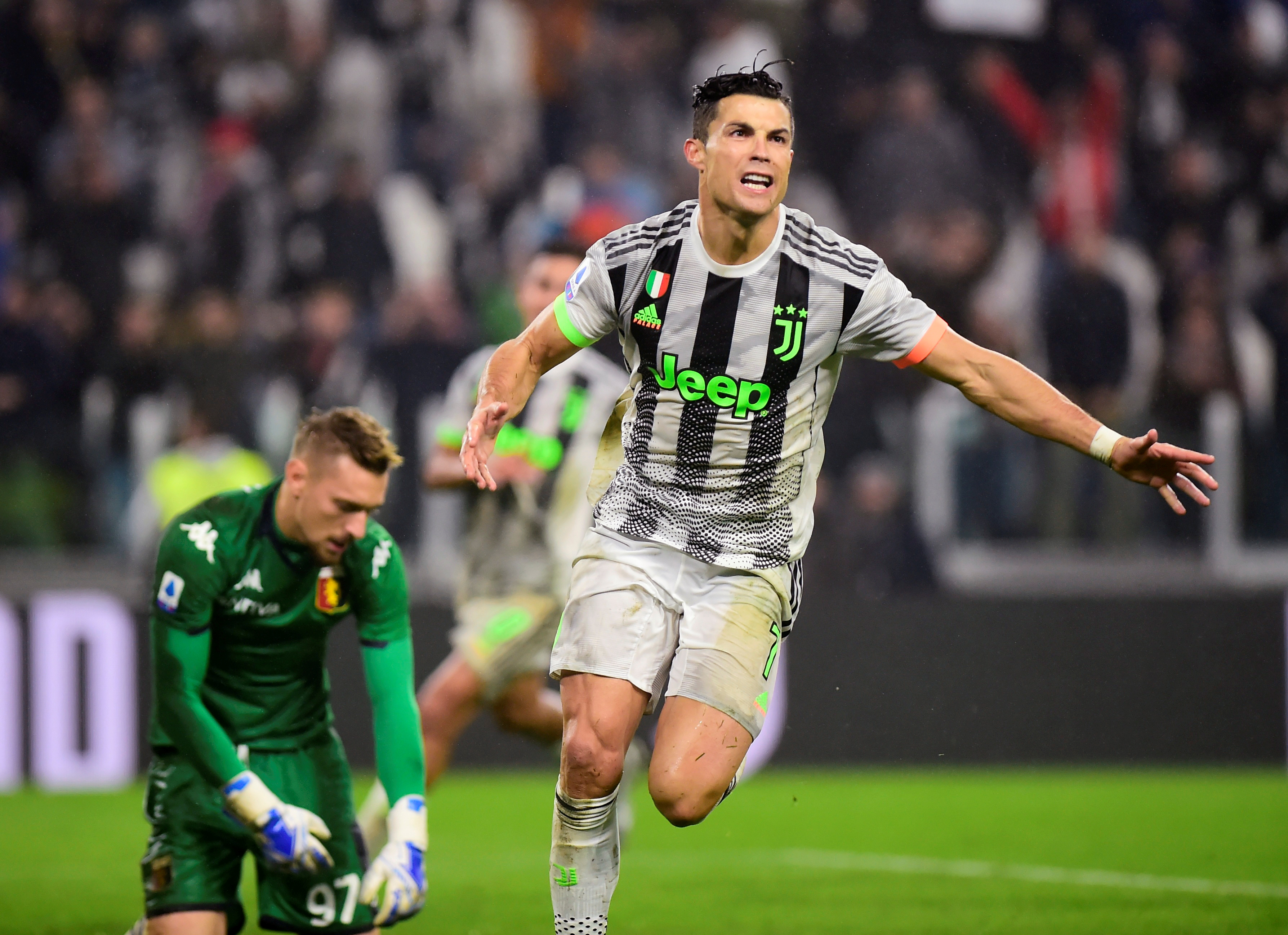 r Juventus son dakikada Ronaldo'nun penaltısı ile kazandı