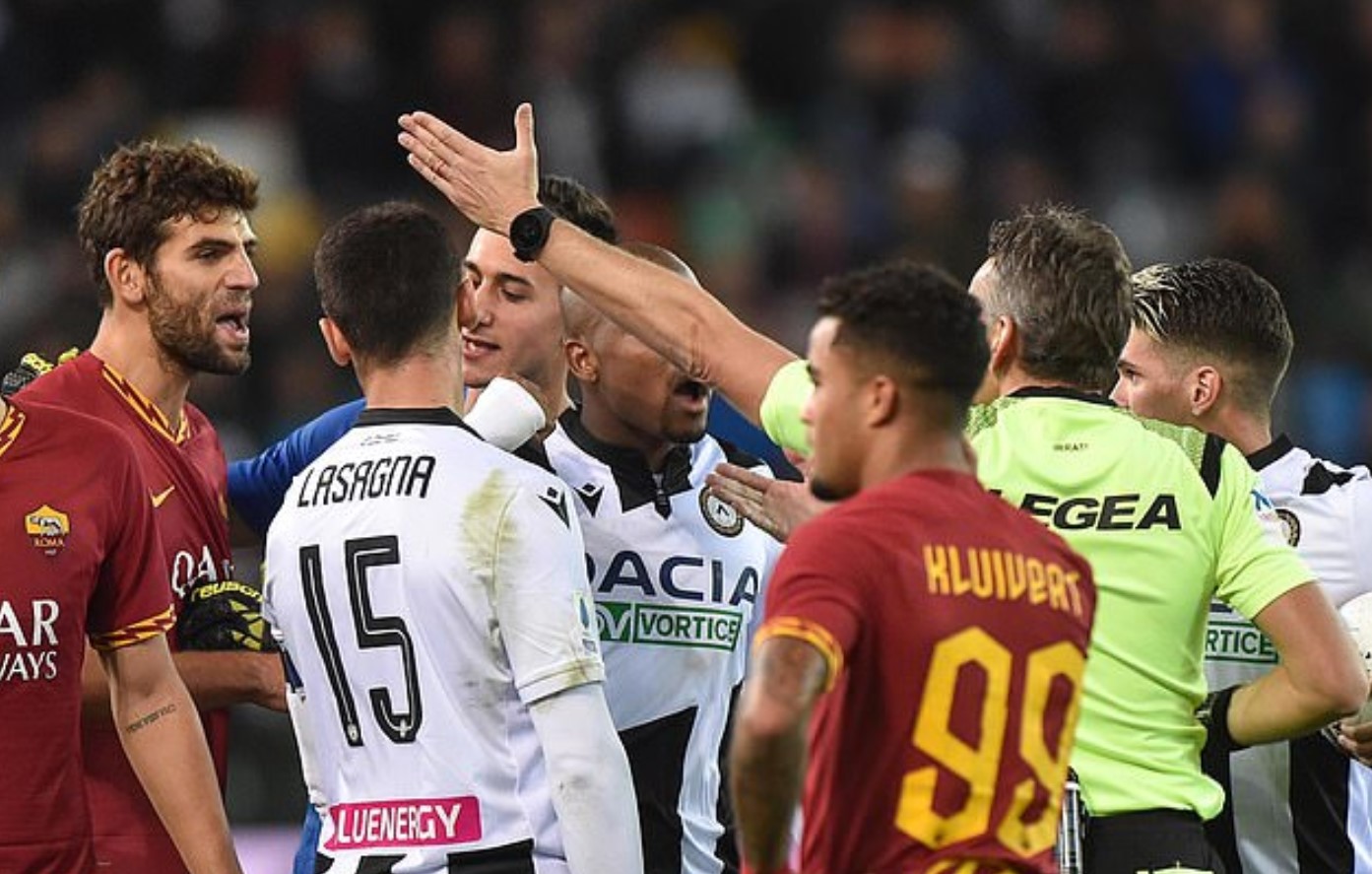 Roma, 10 kişi kaldığı Udinese'ye deplasmanda 4 gol attı