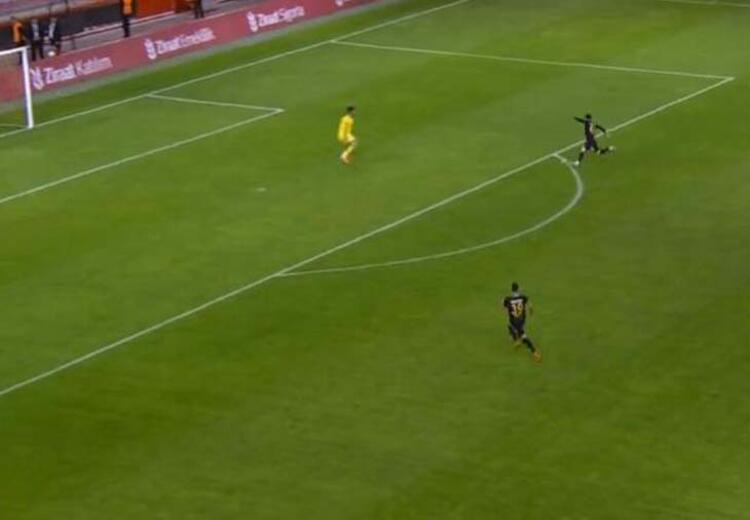 Kayserisporlu futbolcular boş kaleye gol atamadı