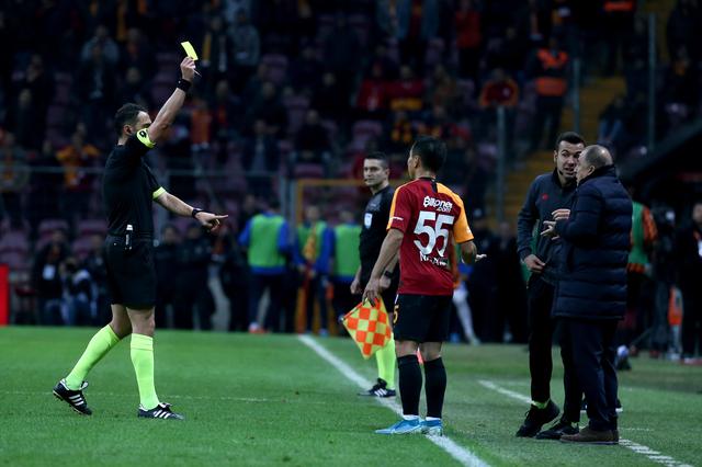 Fatih Terim sarı kart gördü
