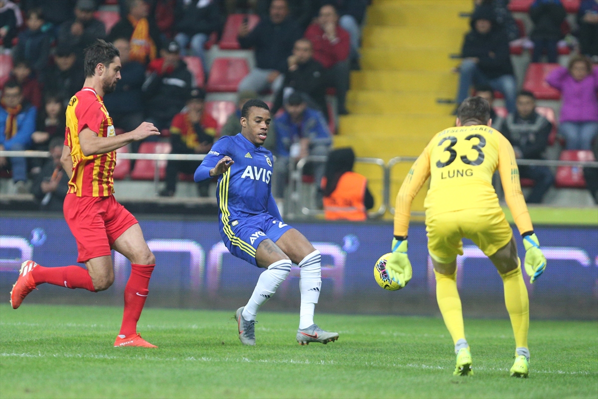 Fenerbahçe liderlik fırsatını tepti