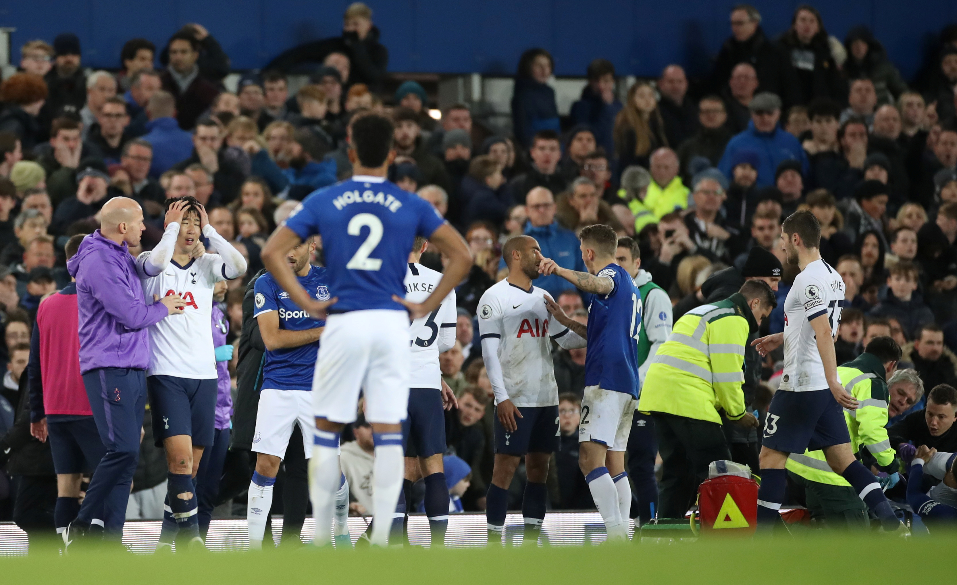 r Andre Gomes'in ayağı kırıldı