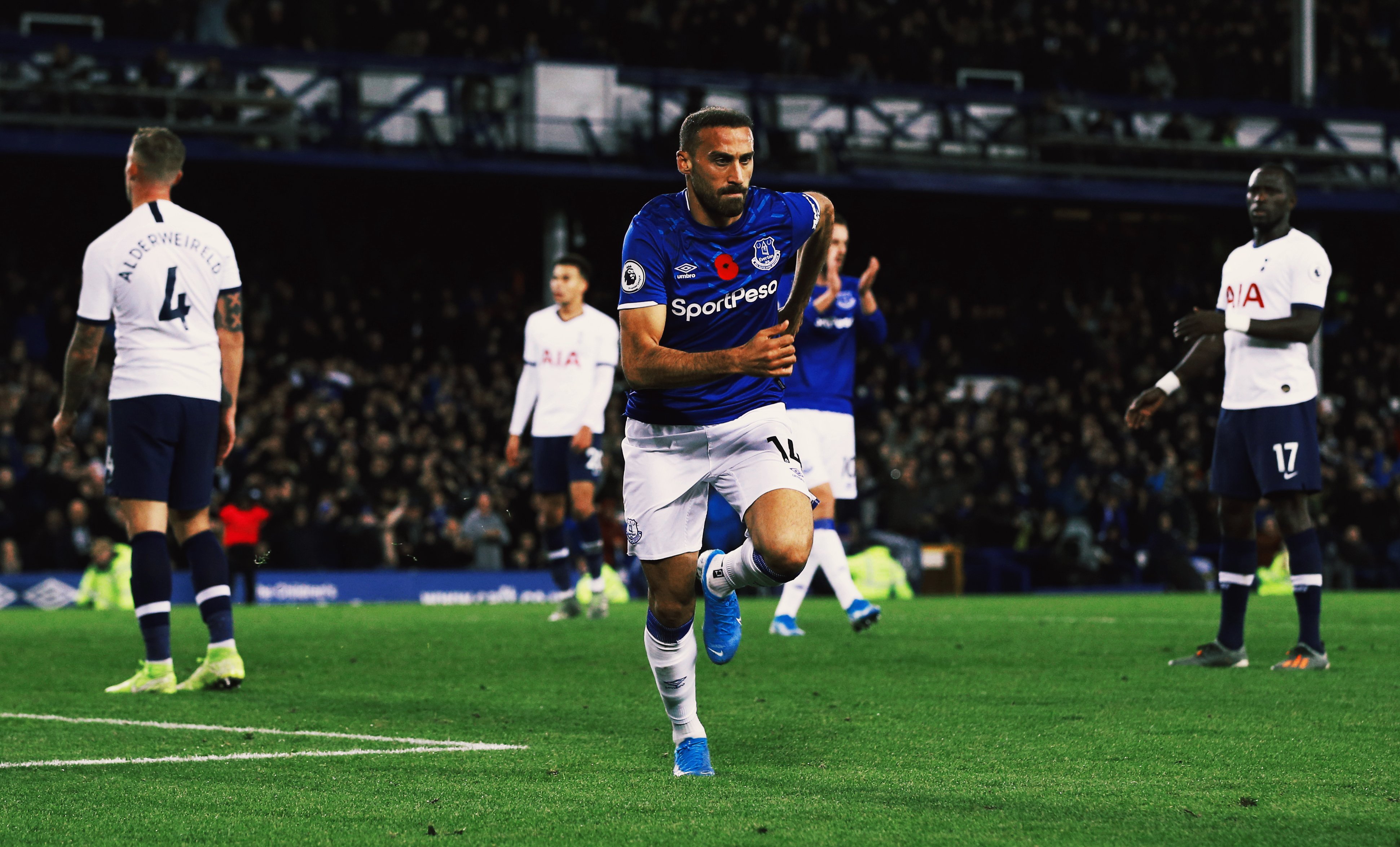 Avrupa'da milli futbolcularımızla gururlandık