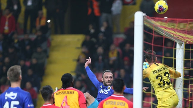 Fenerbahçe direklere takılıyor