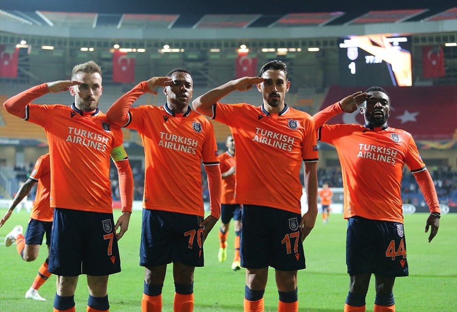 a UEFA, asker selamı soruşturmasını genişletti