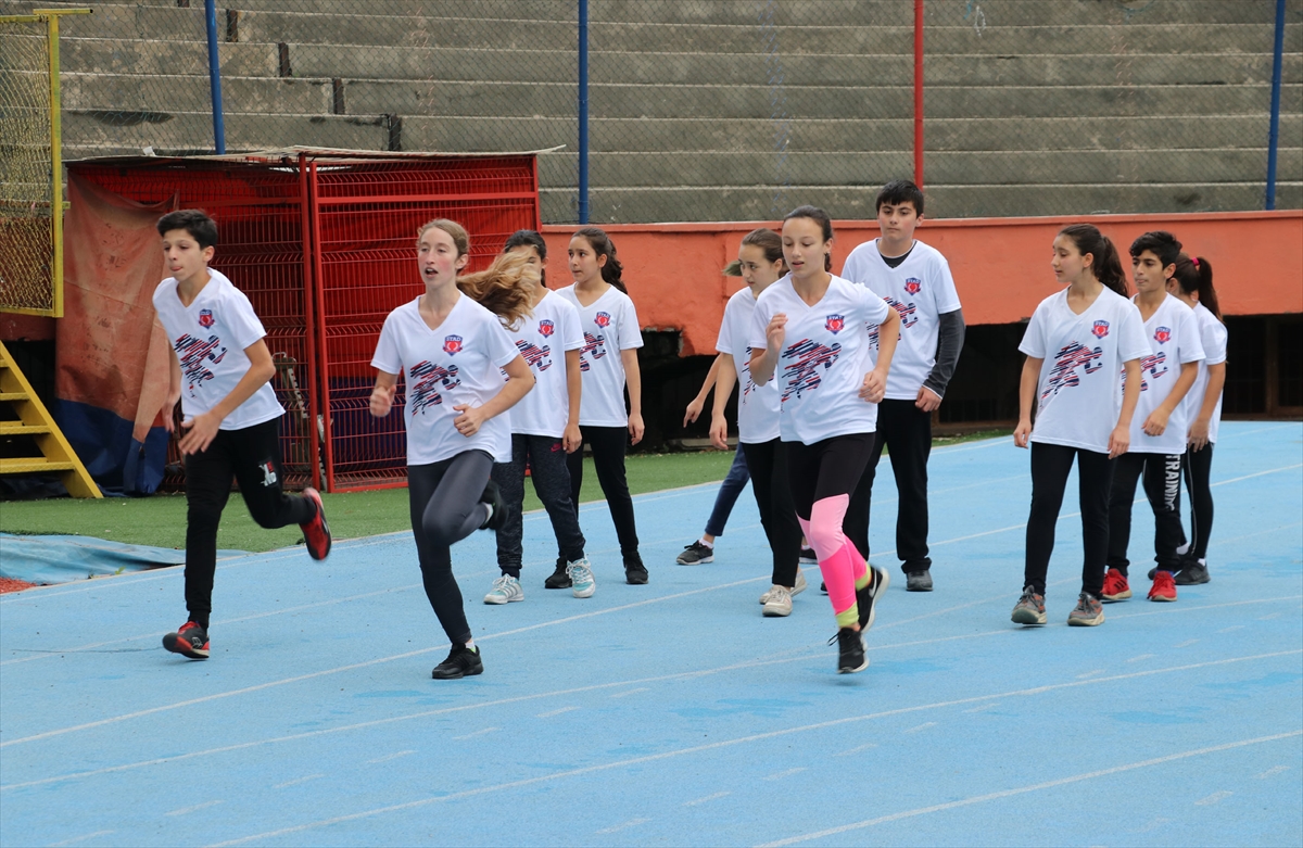 Geleceğin milli atletleri 'Stad Atletik'te yetişiyor