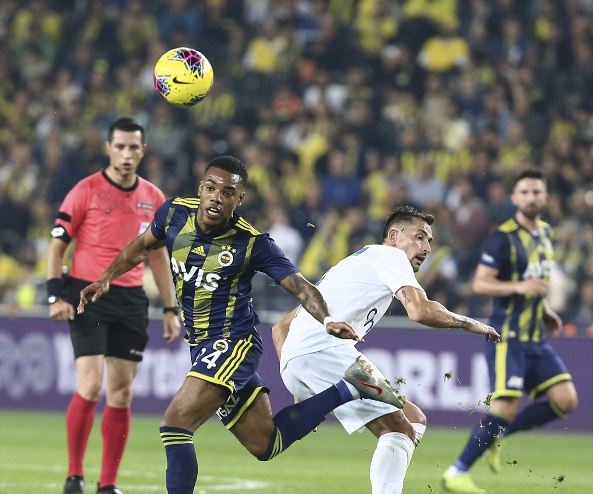 Fenerbahçe zor da olsa kazandı