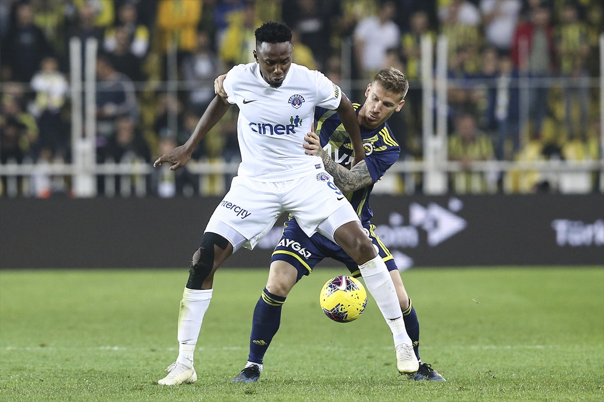 Fenerbahçe zor da olsa kazandı