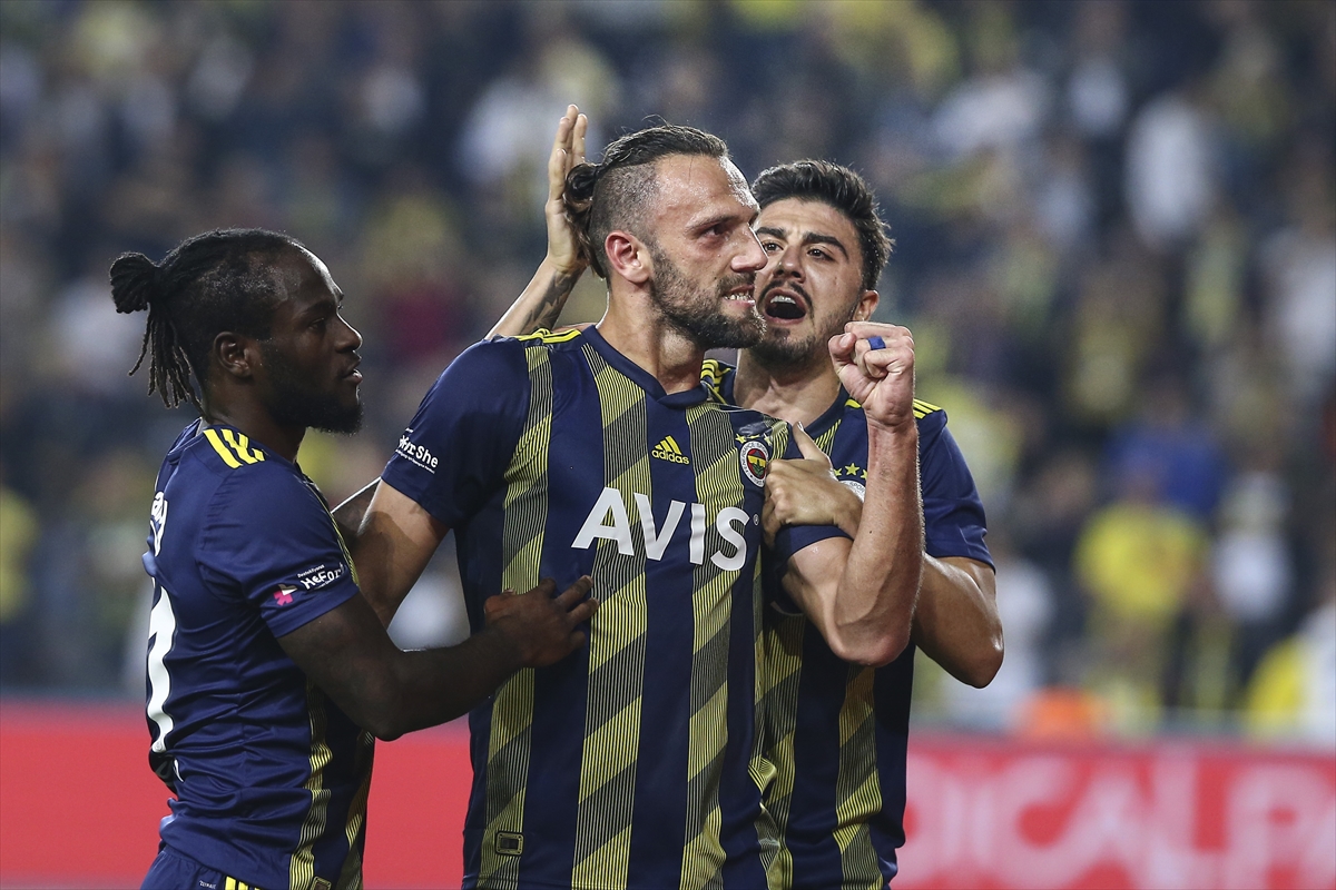 Fenerbahçe zor da olsa kazandı