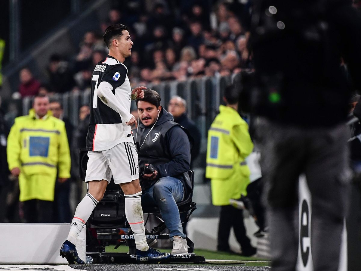 Oyundan çıkan Ronaldo, Sarri'ye tepki gösterdi