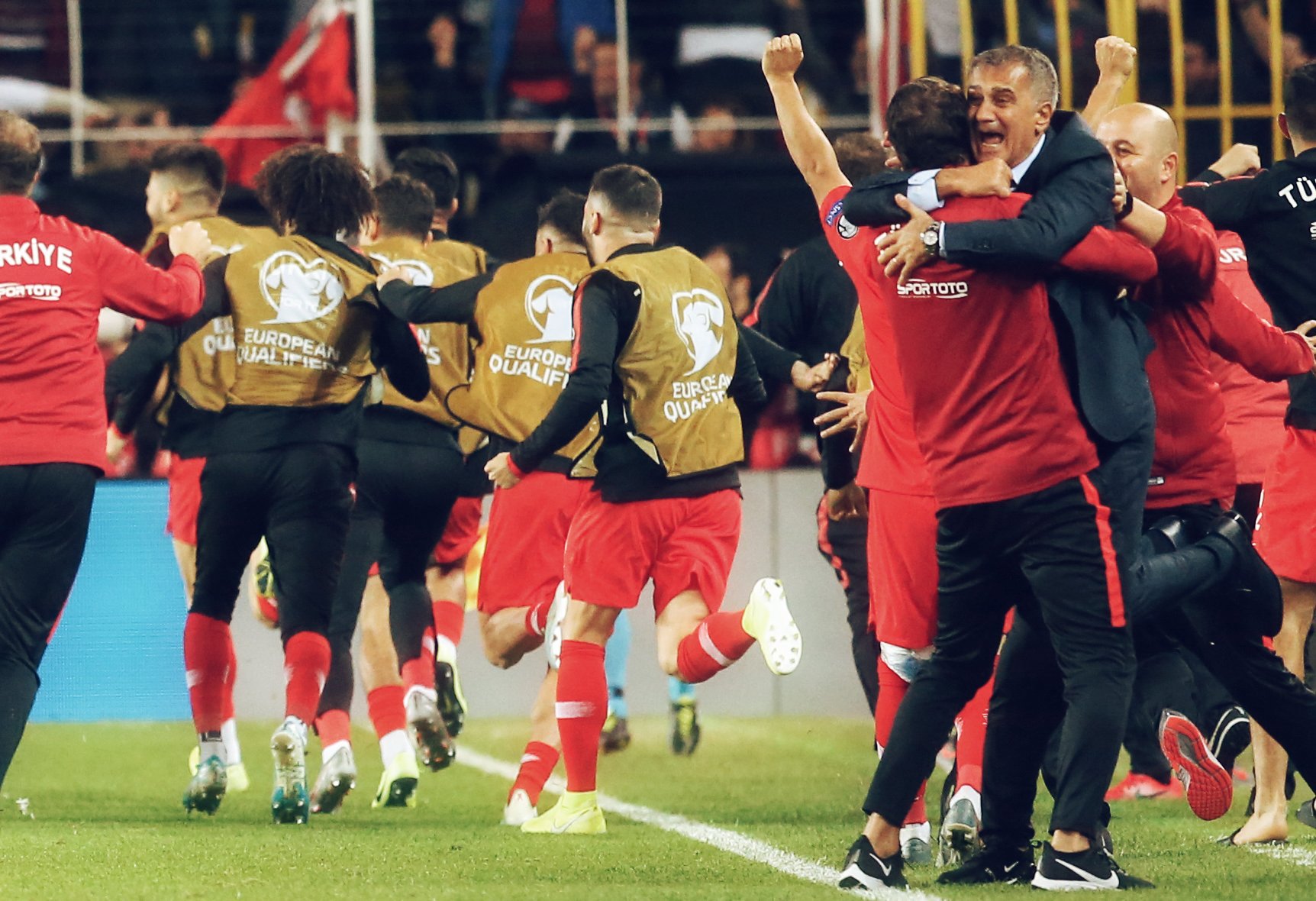 Şenol Güneş yine tarih yazdı