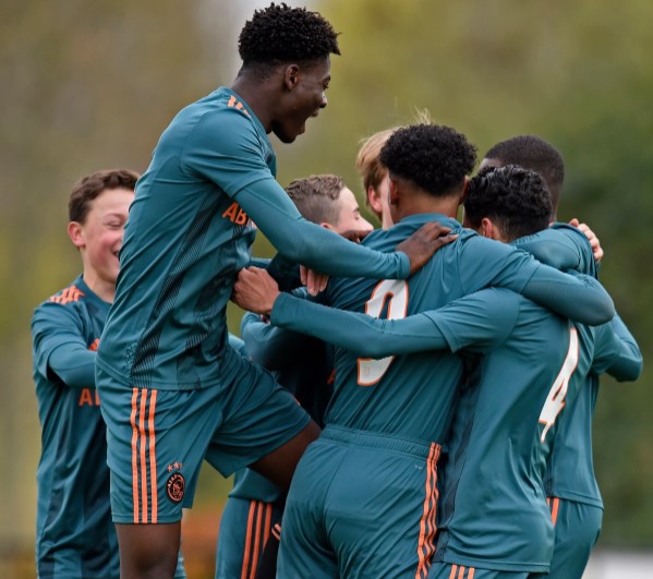 Ajax U15, Sparta'ya 6 attı
