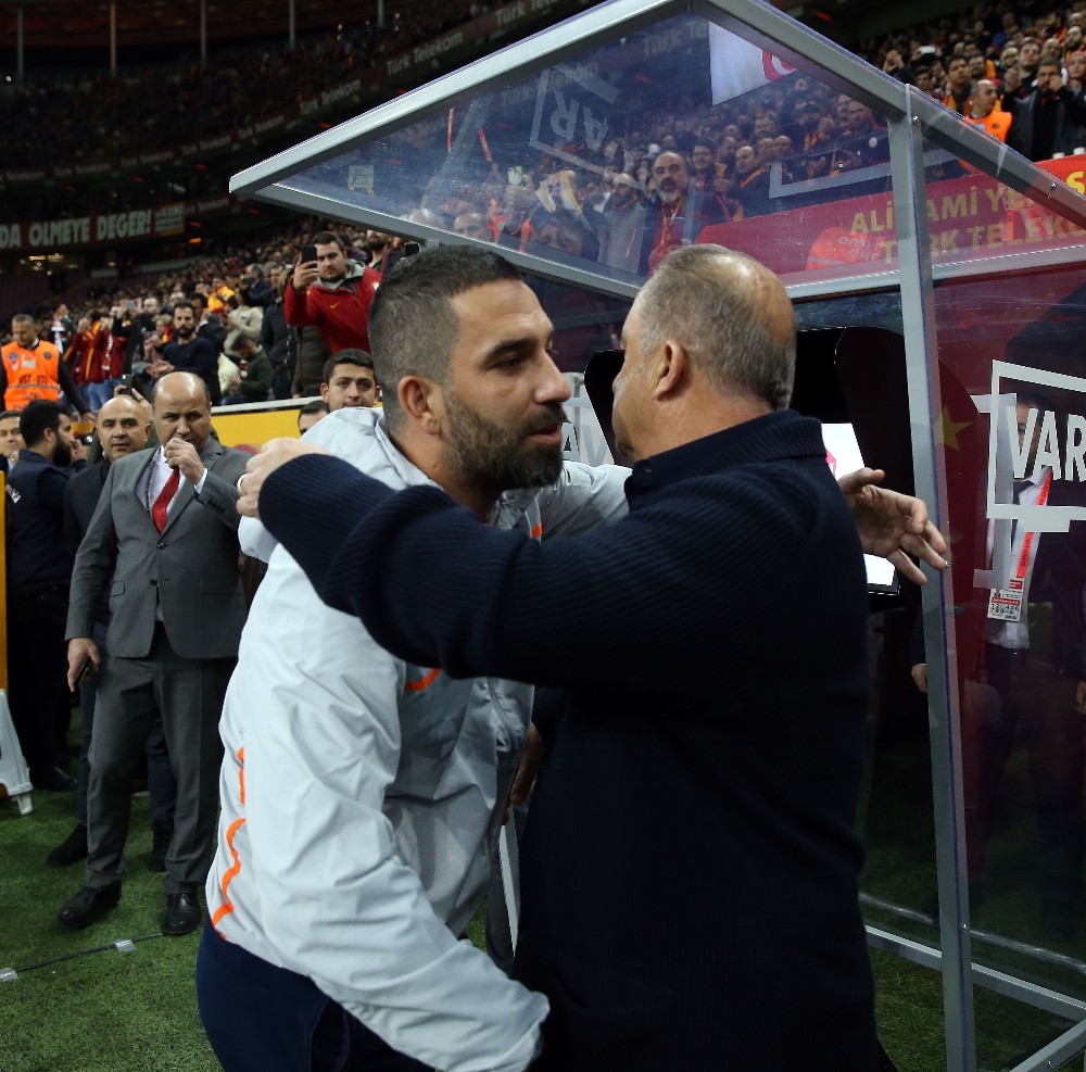 Arda Turan Galatasaray'a dönmeyi çok istiyor