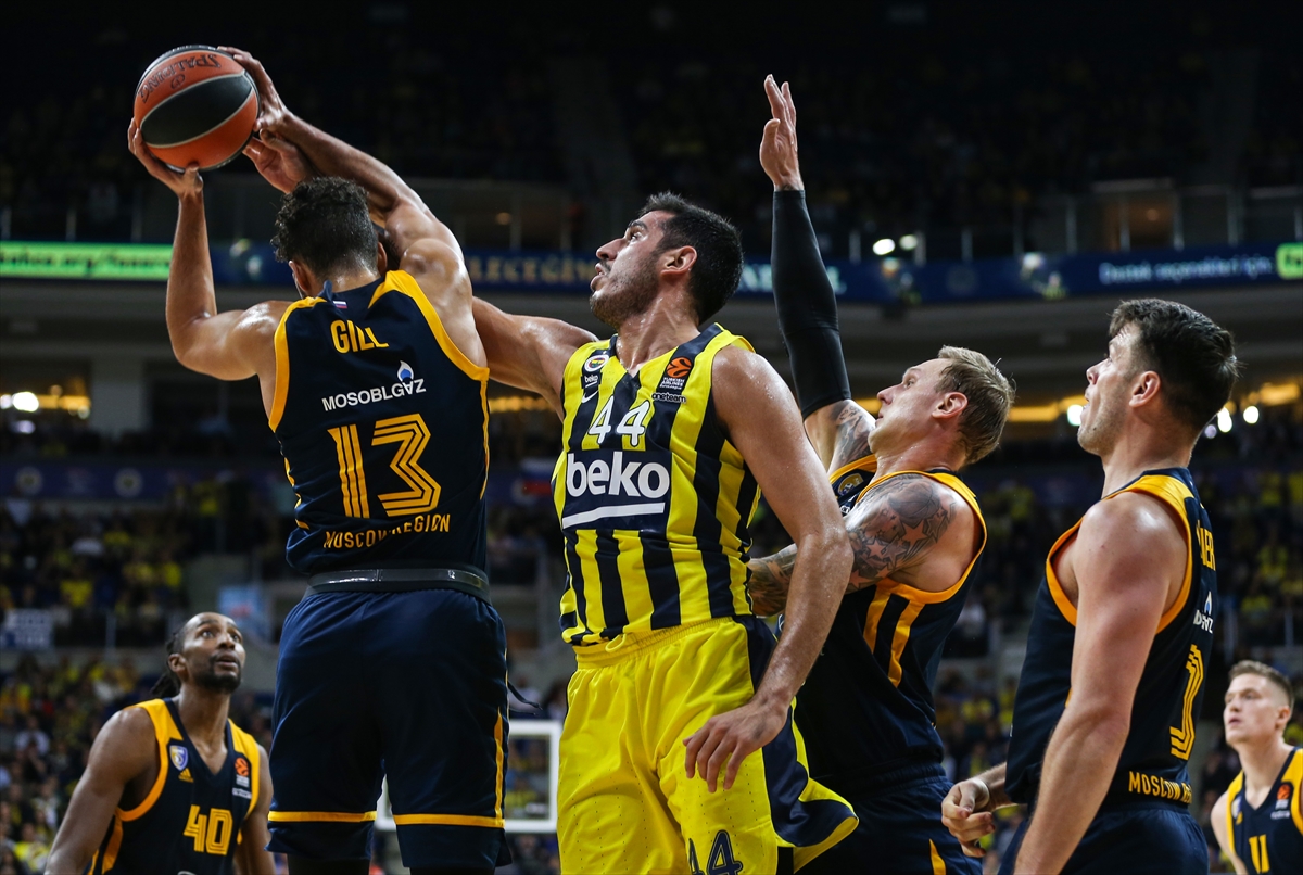 Fenerbahçe Beko, sahasında Khimki Moskova'yı yendi
