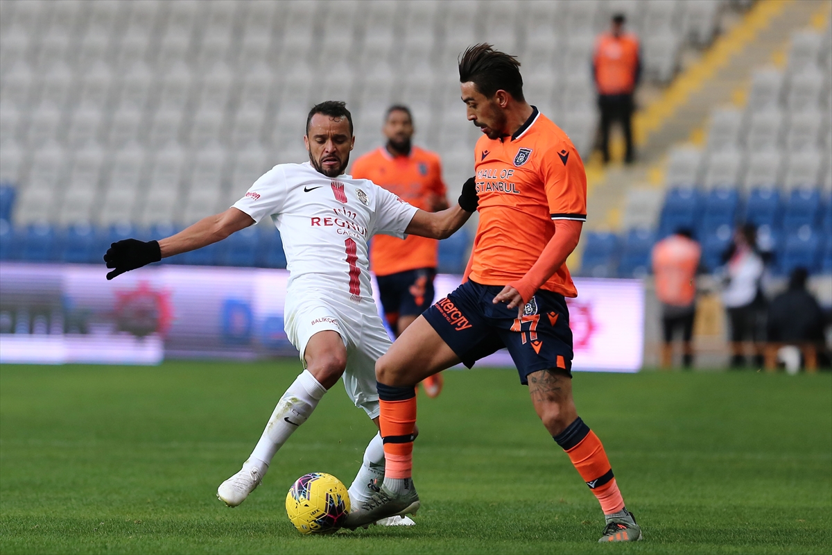 a Clichy yıldızlaştı, Başakşehir 3 puanı aldı