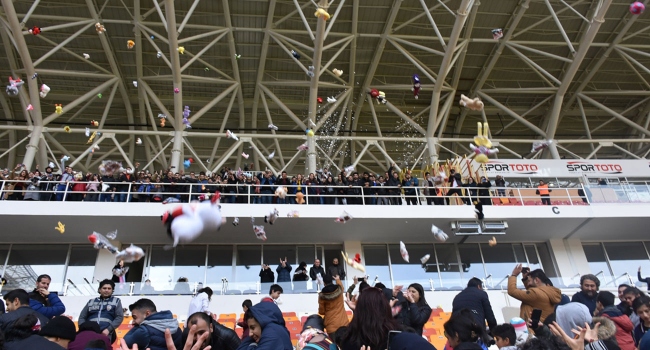 a Engellilere maç öncesi hediye sürprizi