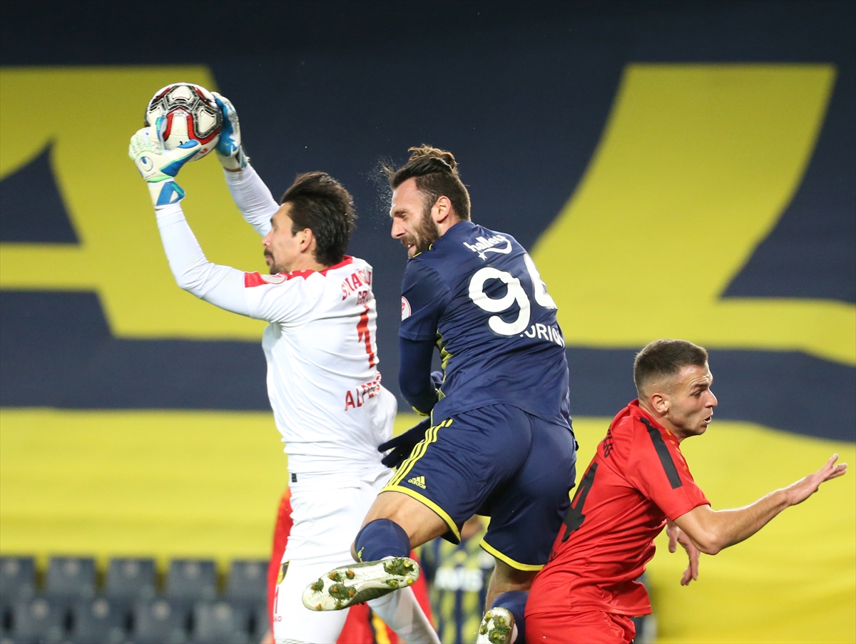 Fenerbahçe İstanbulspor'u zorlanmadan yendi