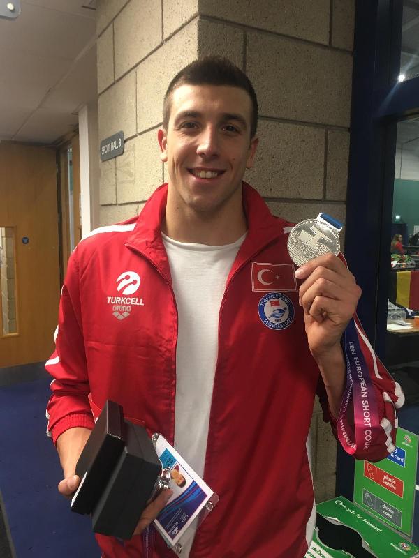 d Milli yüzücü Emre Sakçı'dan Avrupa'da tarihi başarı