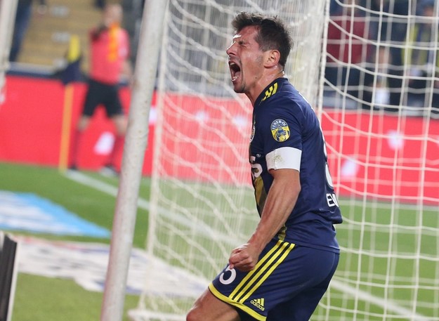 a Emre Belözoğlu: 9 puanın hepsine talibiz