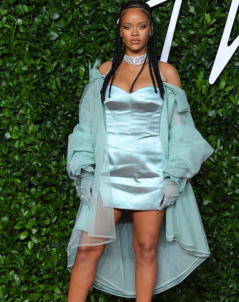 Rihanna'nın Muslera tweeti paylaşılıyor