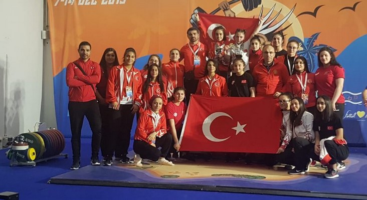 Genç halterci Hakan Şükrü Kurnaz Avrupa Şampiyonu