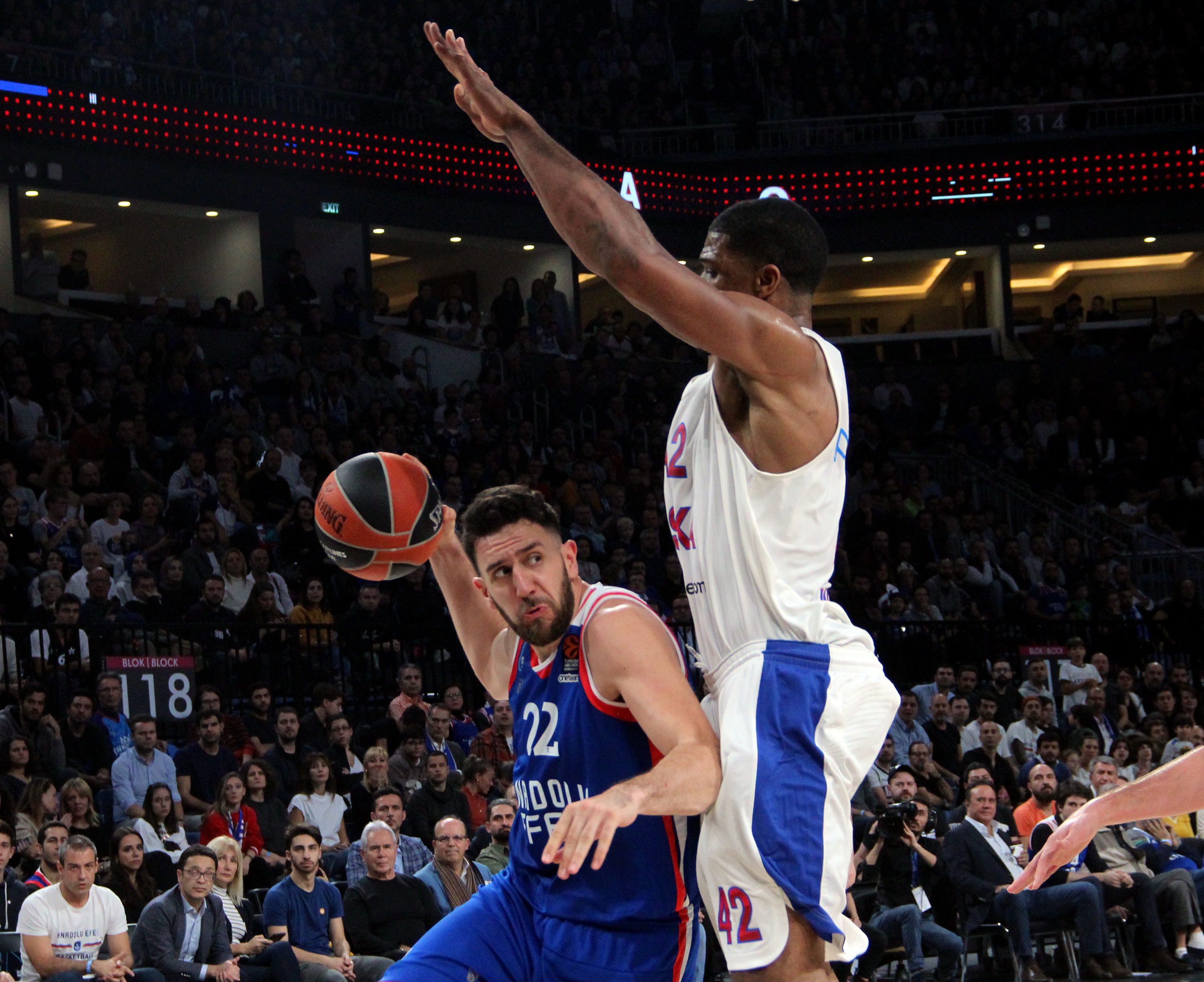 Anadolu Efes Avrupa Ligi'nde CSKA Moskova’ya kaybetti