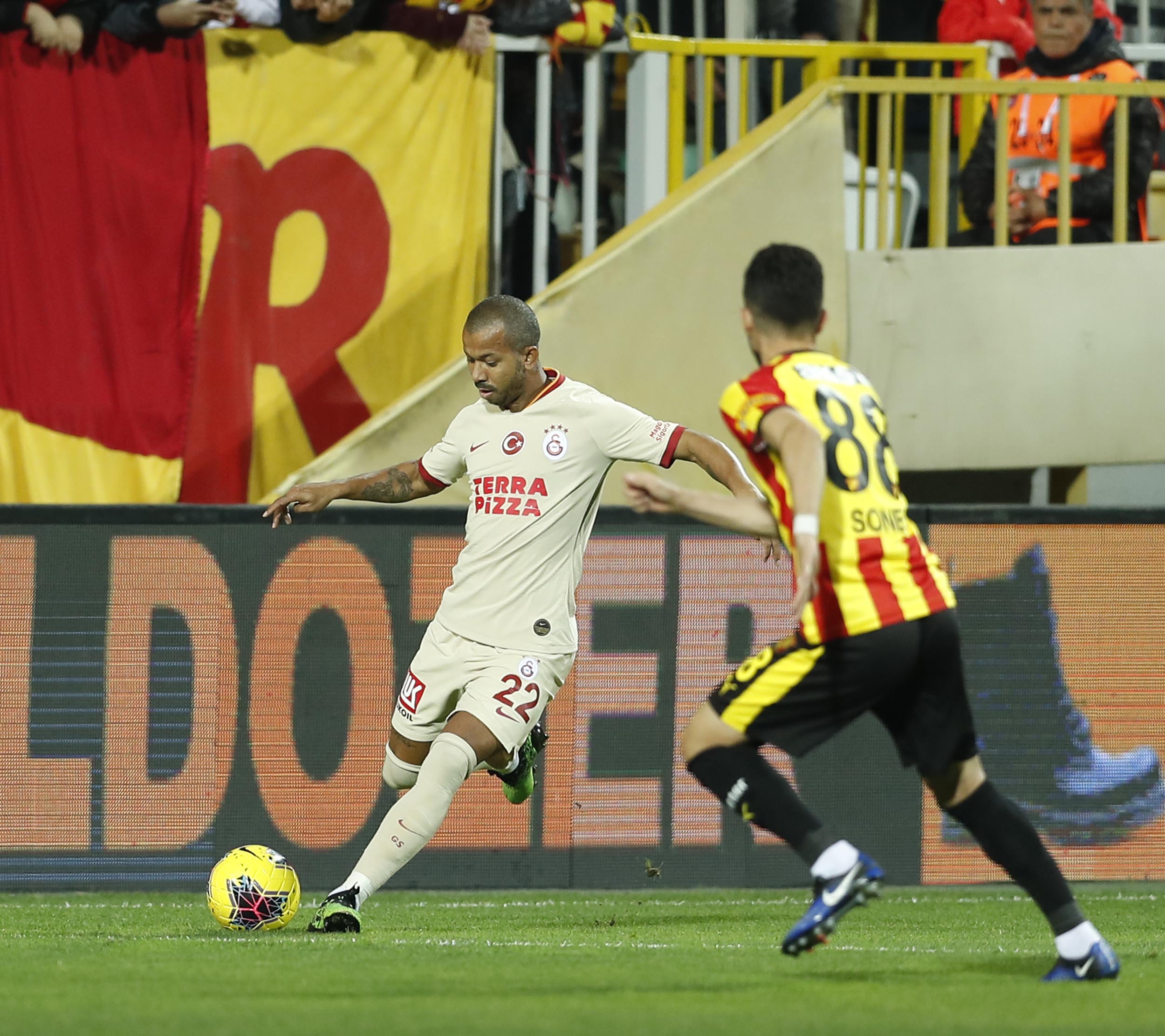 Galatasaray İzmir'den eli boş döndü