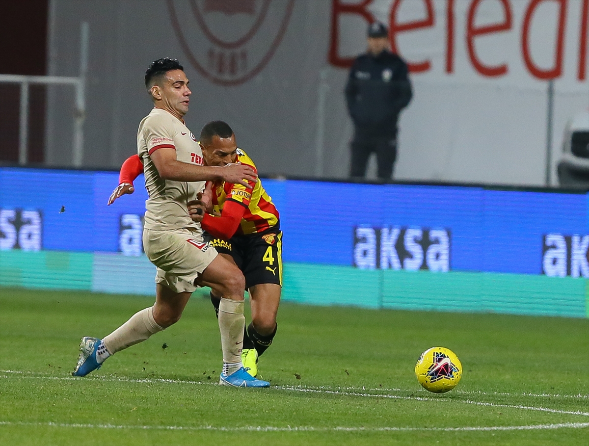 Galatasaray İzmir'den eli boş döndü