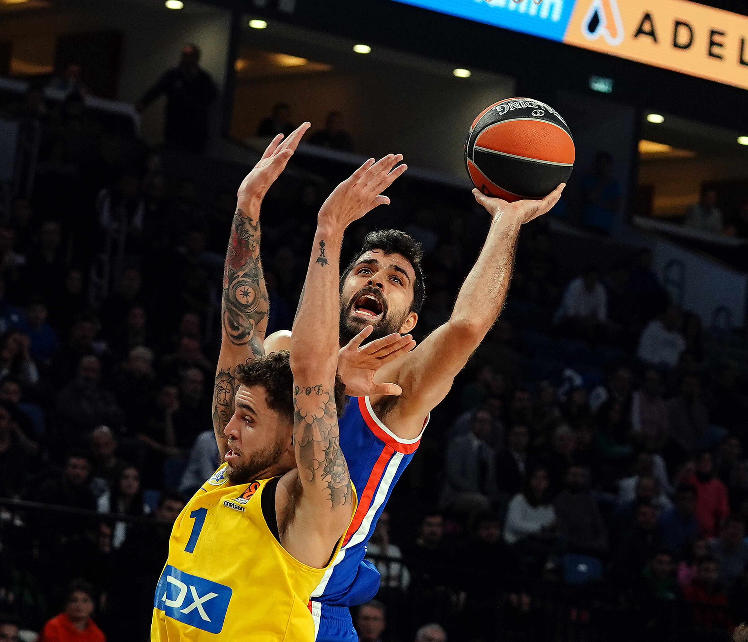 Anadolu Efes'ten Avrupa Ligi'nde 13. galibiyet