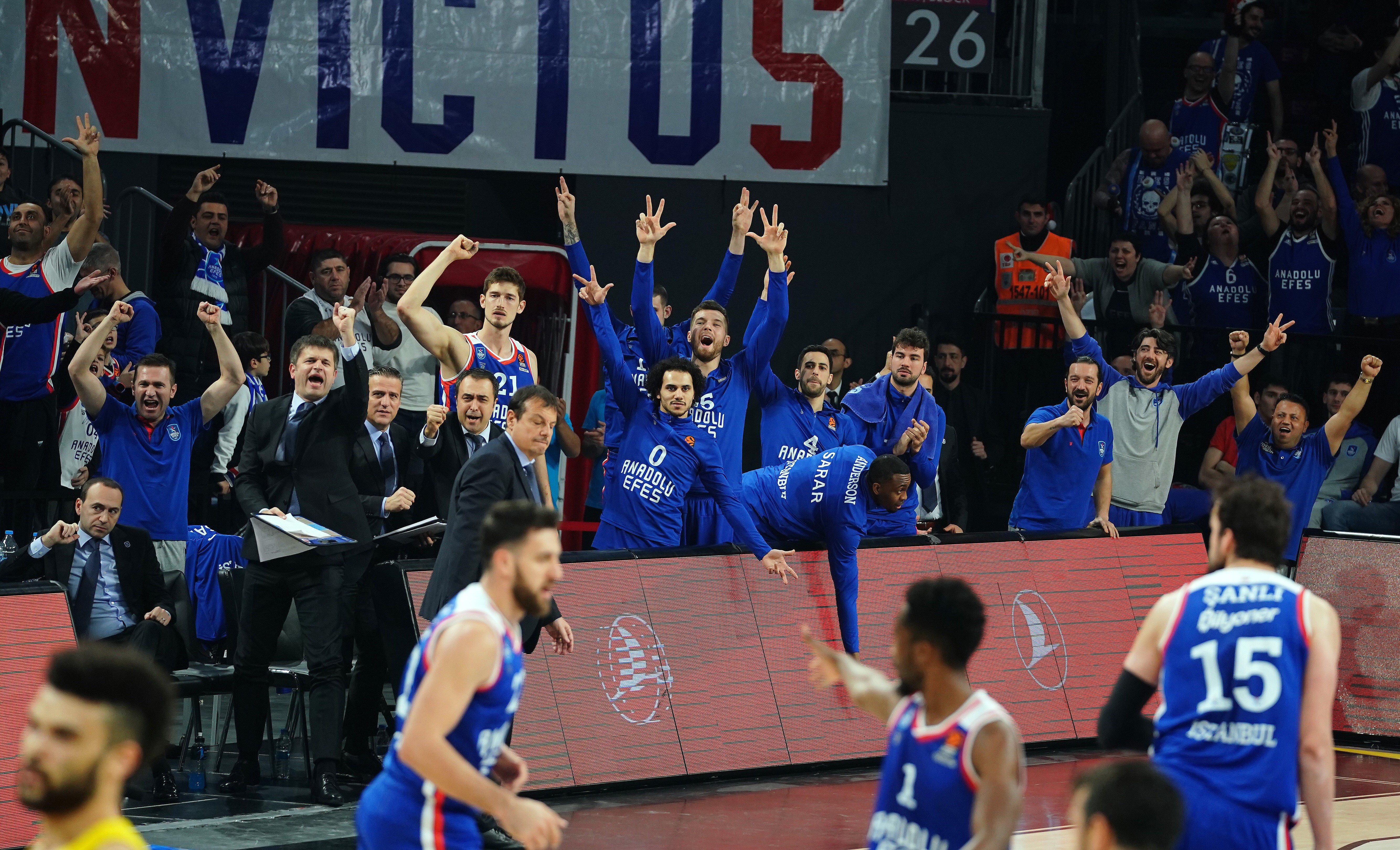 Anadolu Efes'ten Avrupa Ligi'nde 13. galibiyet