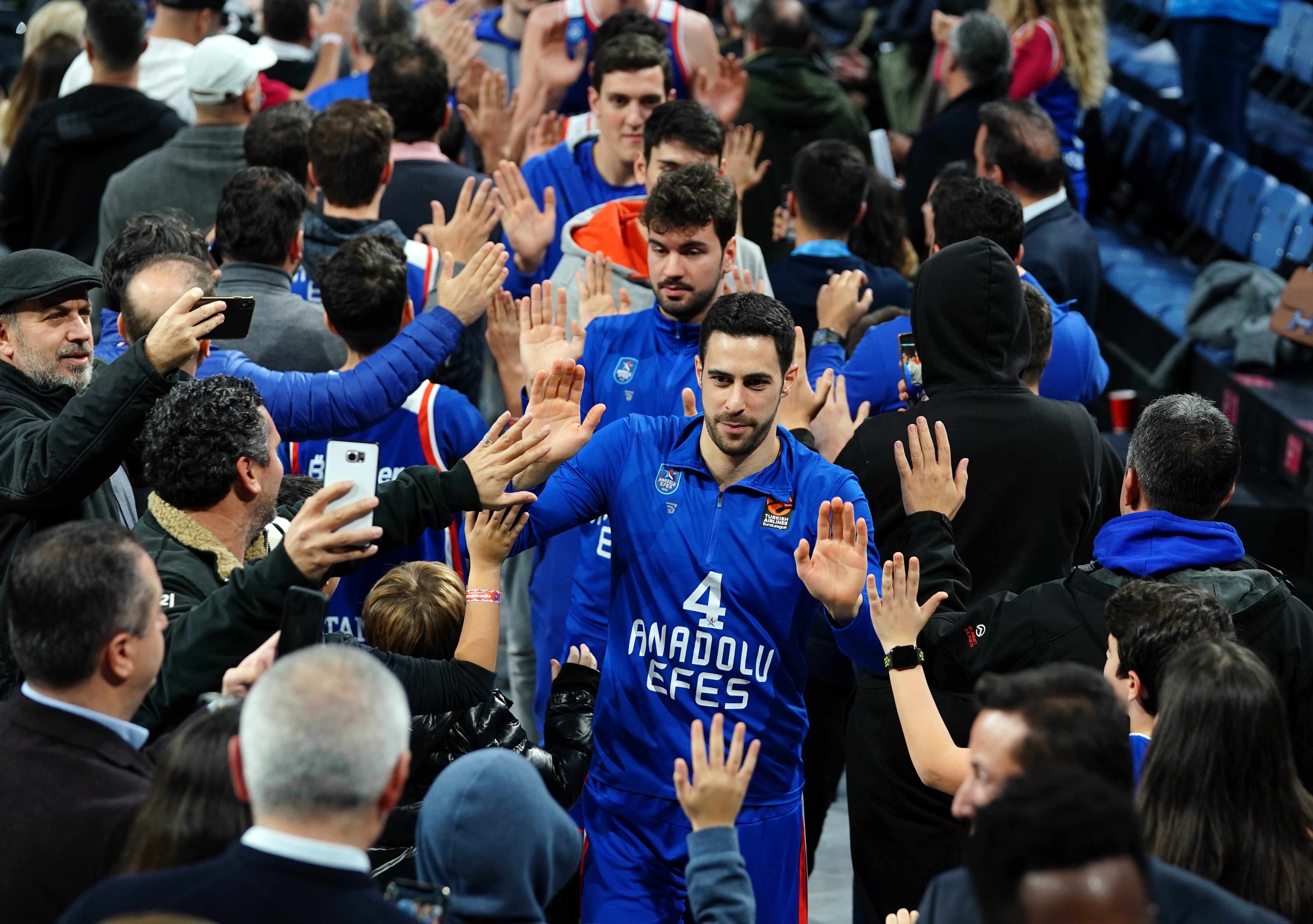 Anadolu Efes'ten Avrupa Ligi'nde 13. galibiyet