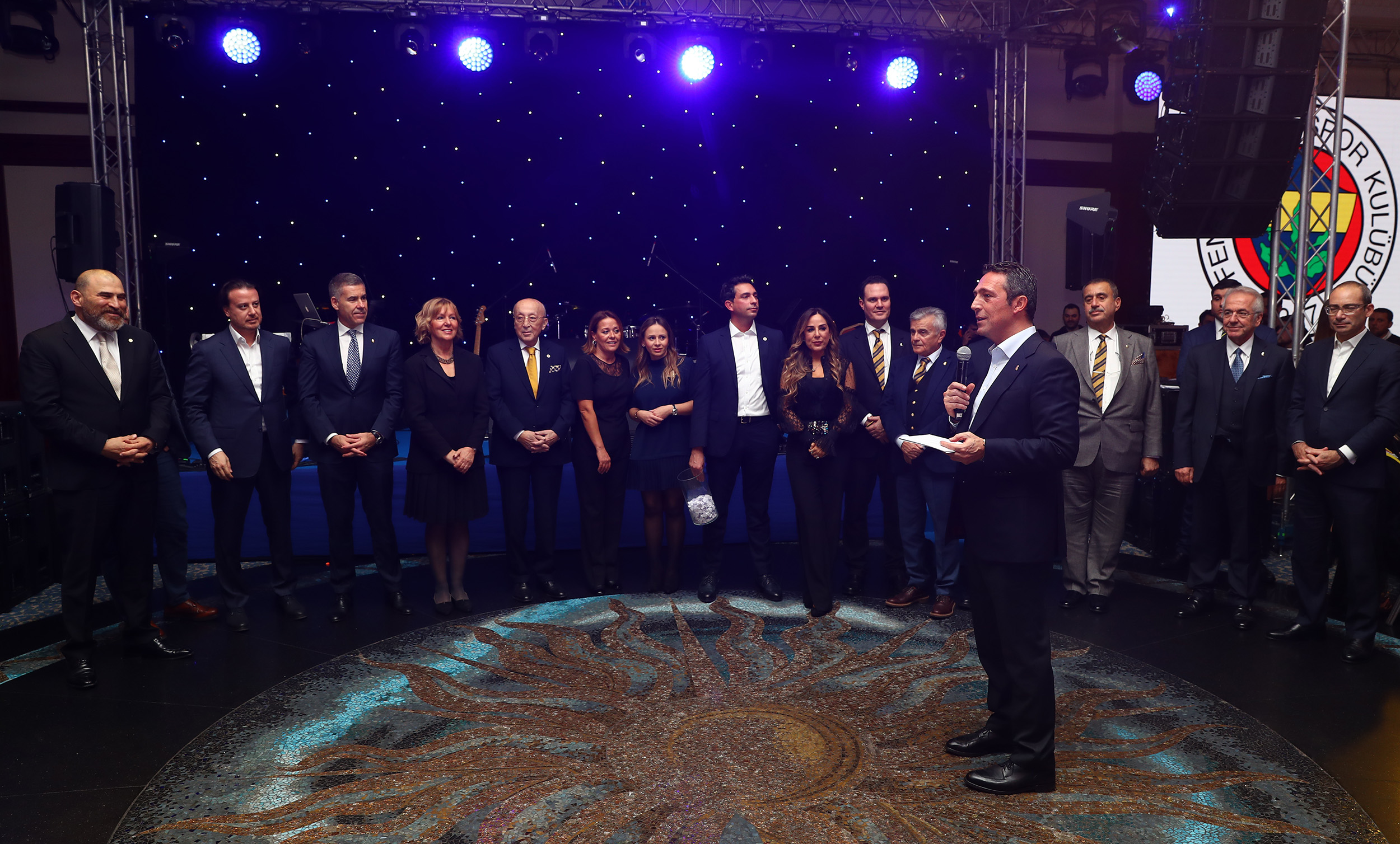 Fenerbahçe'de yeni yıl coşkusu