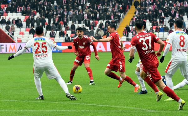 Sivasspor tek golle 3 puanı aldı