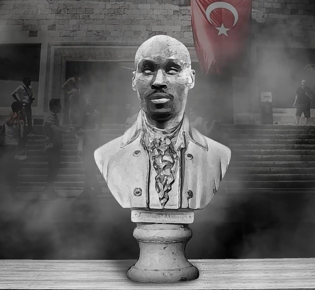 Atiba Hutchinson'ın heykeli dikiliyor