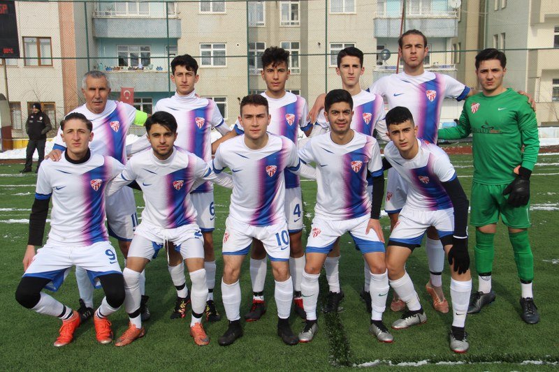 71 yaşında Harp-İş Spor Kulübü'ne transfer oldu