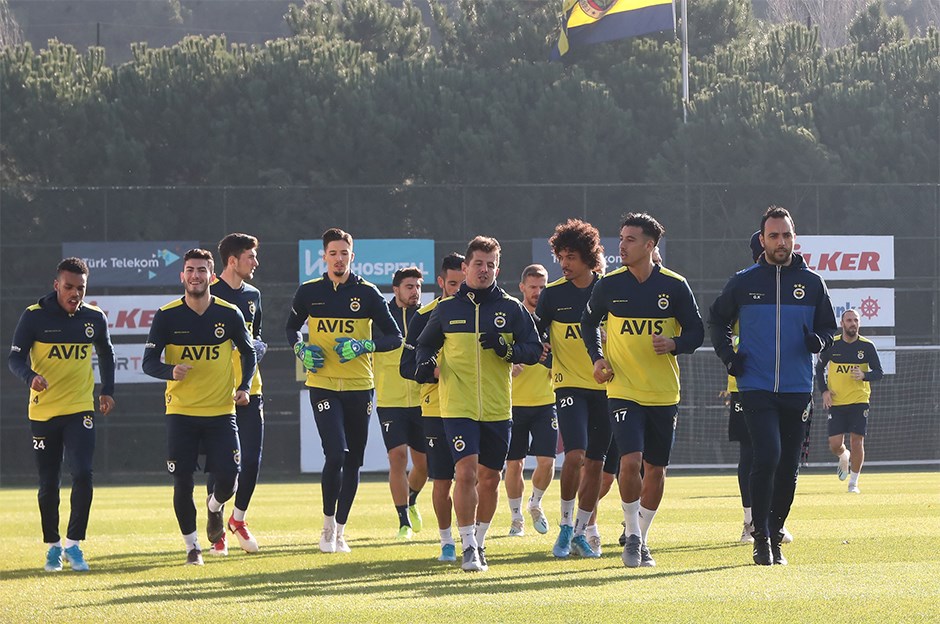 Fenerbahçe'nin devre arası kamp kadrosu