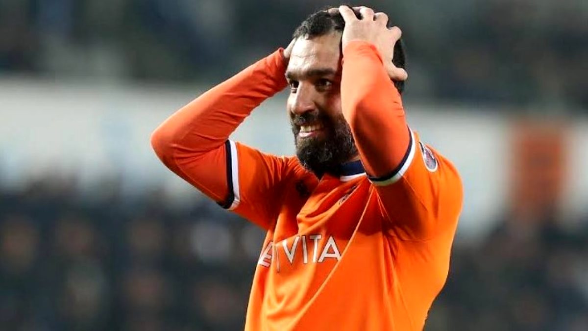a Başakşehir, Arda Turan'la yollarını ayırdı
