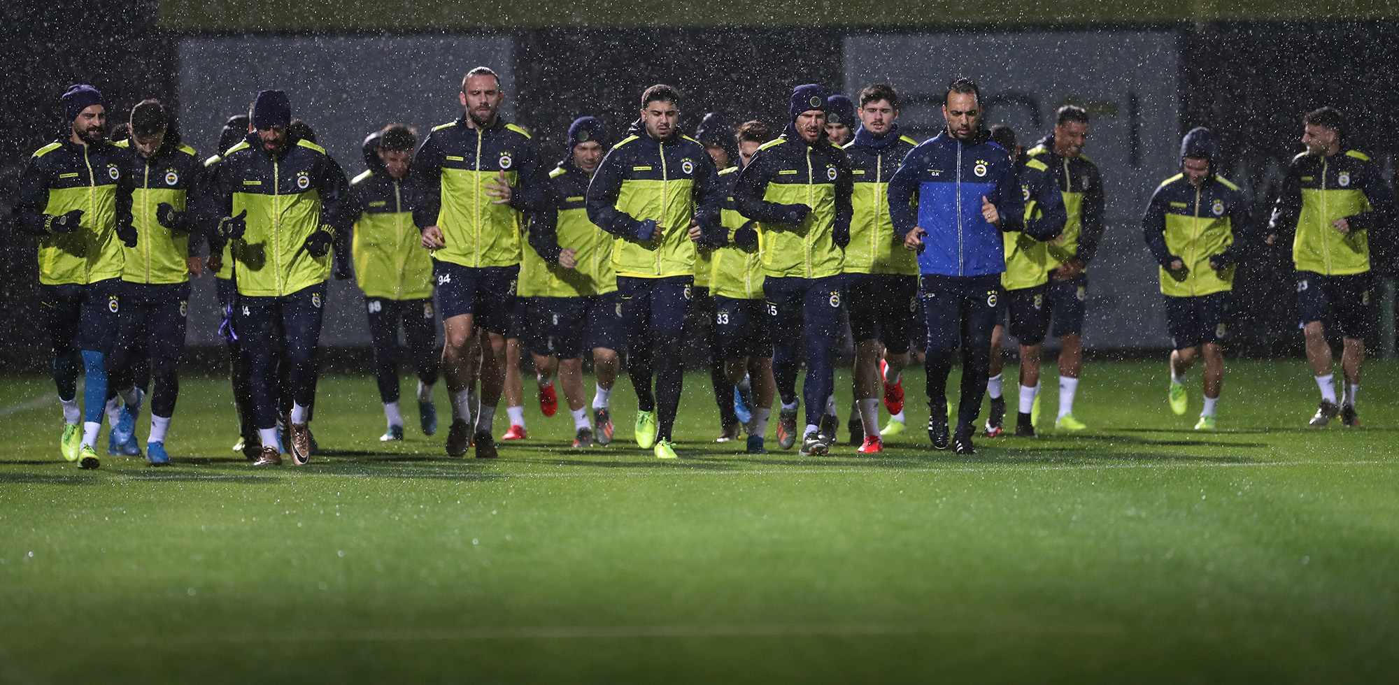 Mehmet Ekici, Fenerbahçe'de kalıyor