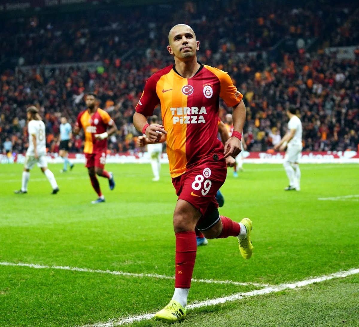 Feghouli: Şampiyon olmak için elimden geleni yapacağım