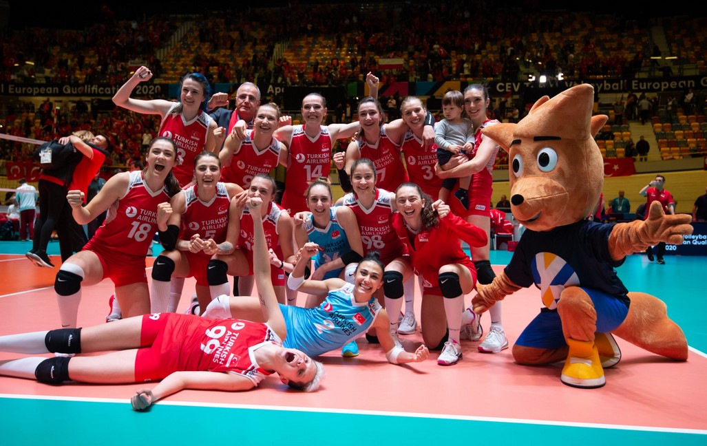 Filenin Sultanları Avrupa'da finale çıktı