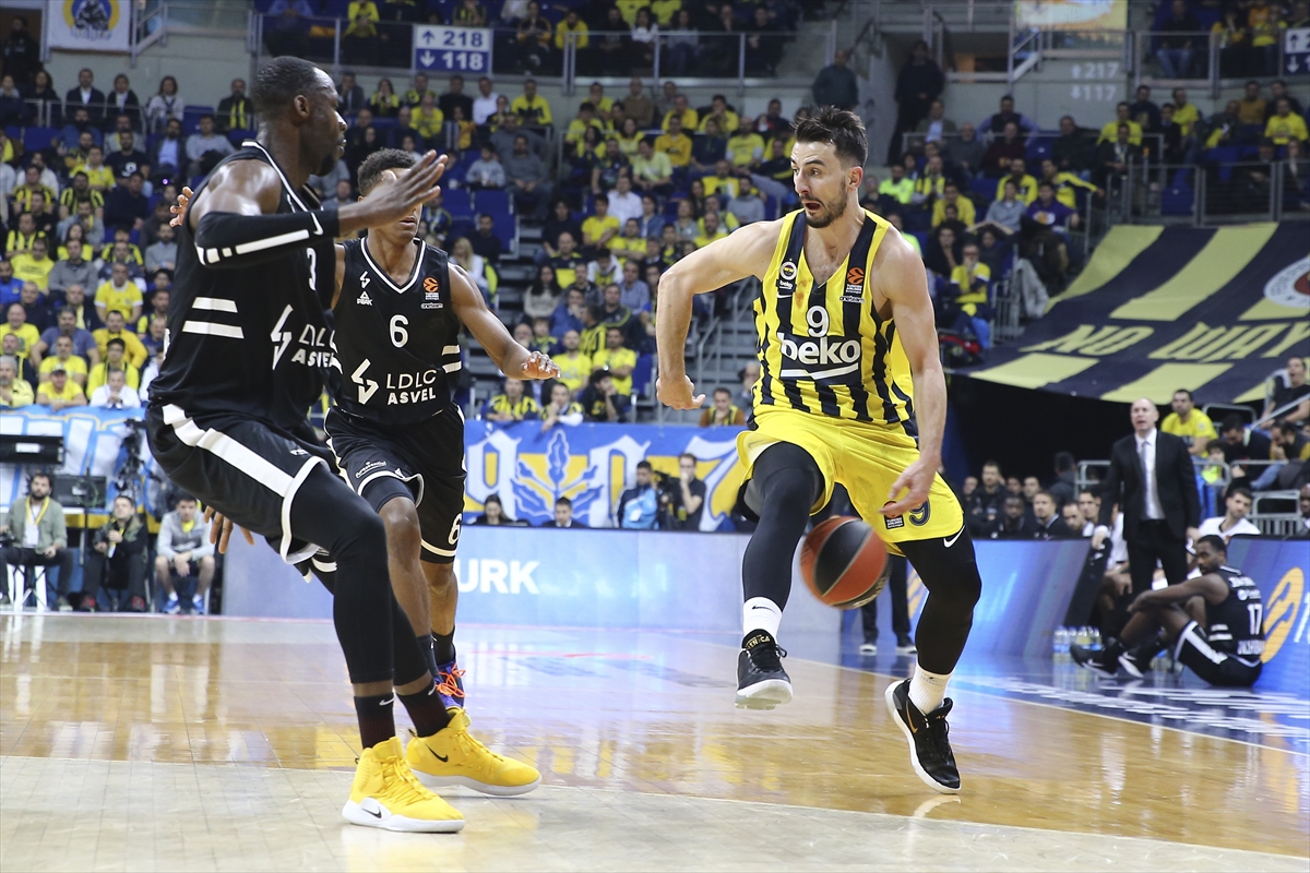 a Fenerbahçe Avrupa Ligi'nde 3'te 3 yaptı